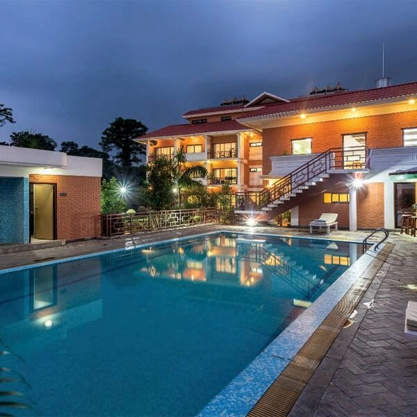 Luxury hotel of chitwan national park tour